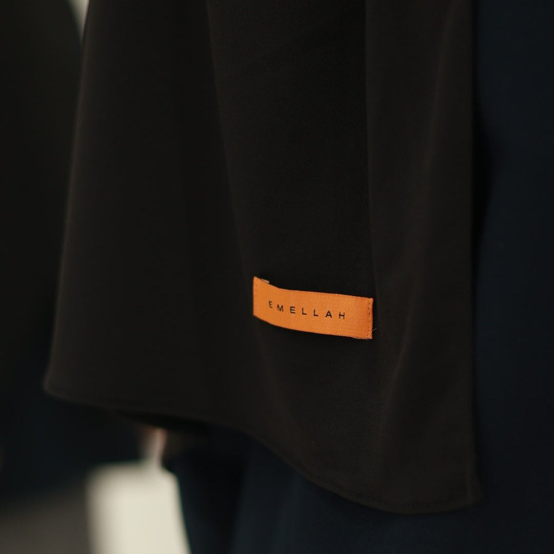 Elegant Cover Black